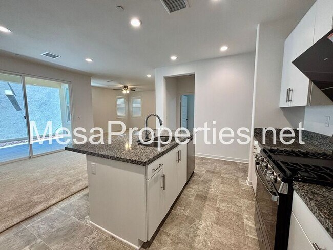 Building Photo - 7031 Aloe Ln