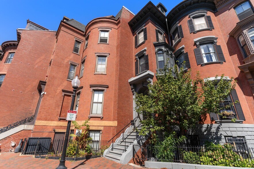 Building Photo - 530 Massachusetts Ave