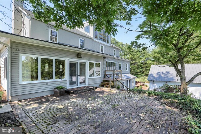 Building Photo - 4551 Colebrook Rd