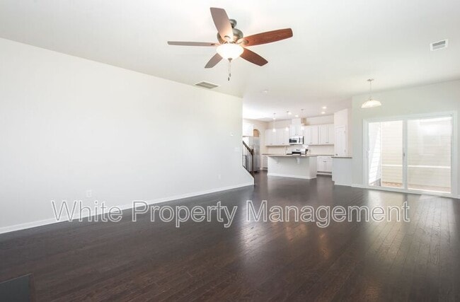 Building Photo - 1043 Winnett Dr