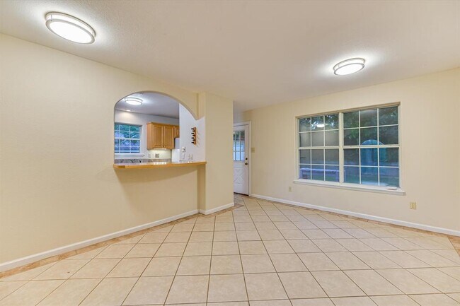 Building Photo - 2405 Bahama Rd