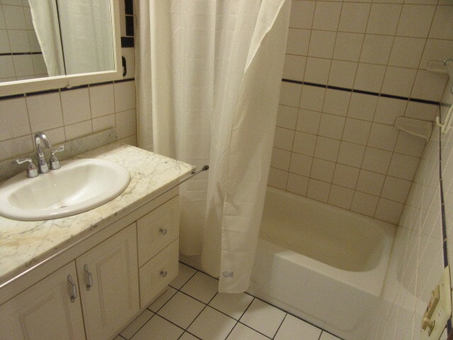 Building Photo - 7234 W North Ave