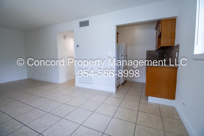 Building Photo - Ask About our Summer Special! Poolside 2 B...
