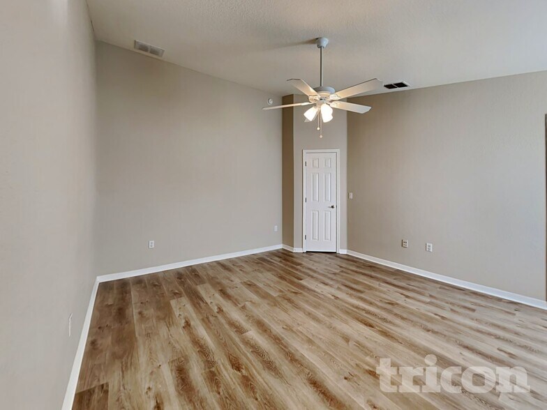 Building Photo - 2075 Sunflower St