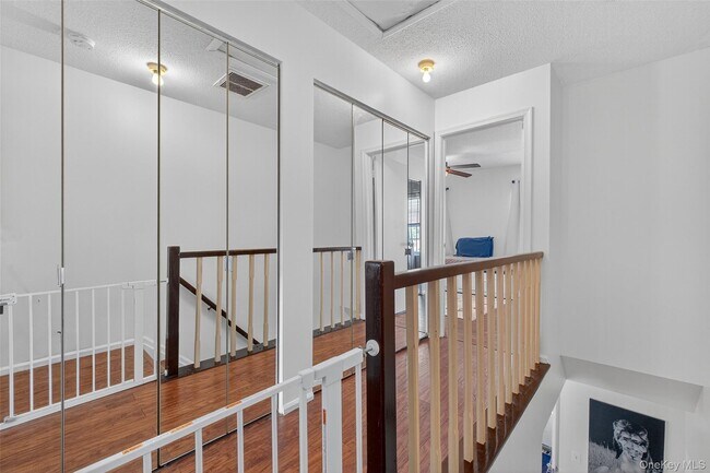 Building Photo - 11 Goldsmith Ct