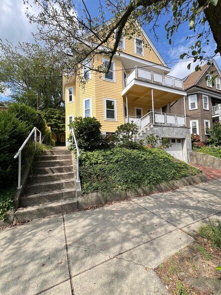Building Photo - 10 Packard Ave
