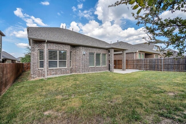 Building Photo - 1012 Summer Ln