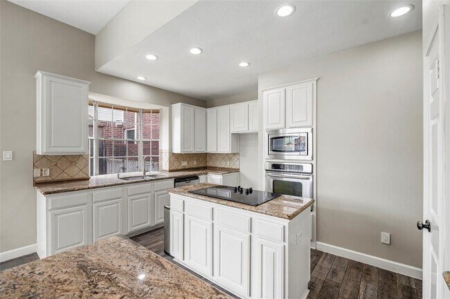 Building Photo - 1123 Misty Lake Dr