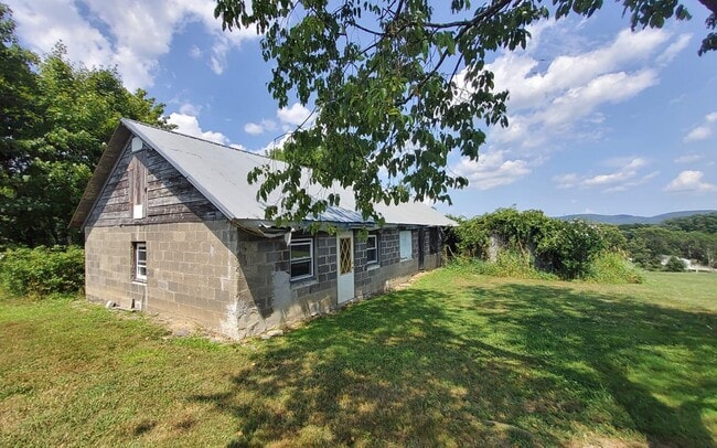 Building Photo - 351 Harriman Heights Rd