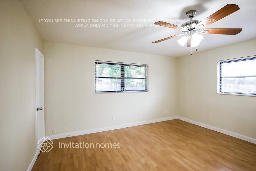 Building Photo - 5313 SW 118th Ave