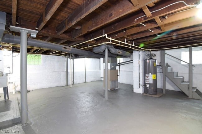 Building Photo - 3369 E 139th St