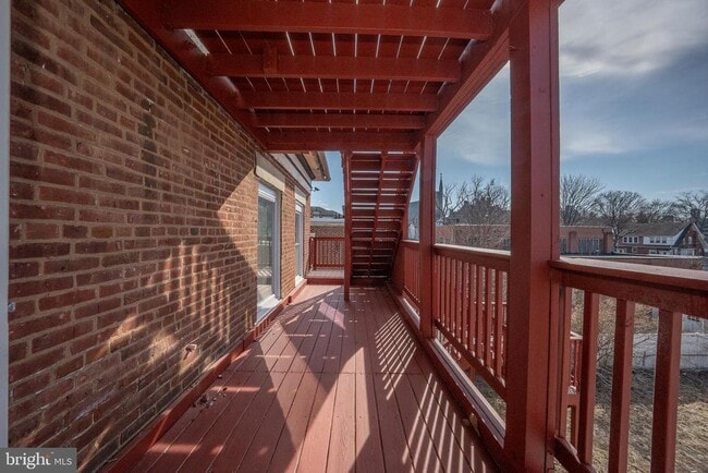 Building Photo - 122 3RD St