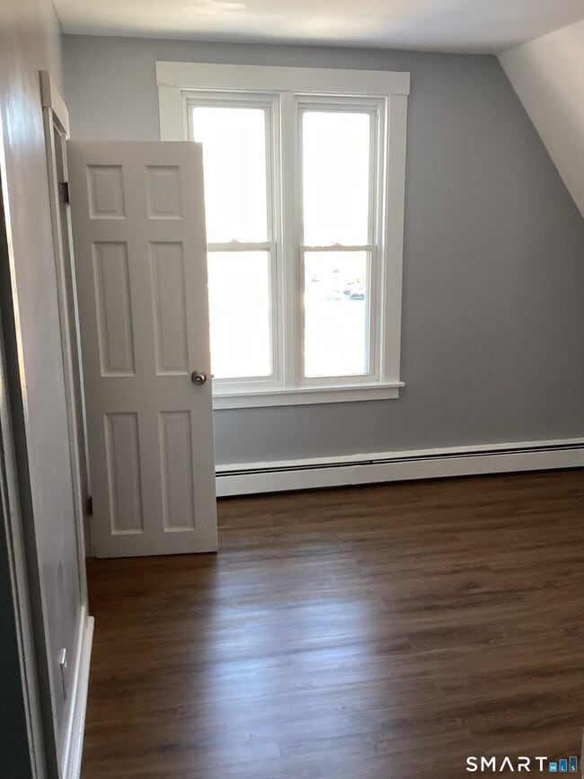 Building Photo - 68 Woodbridge St