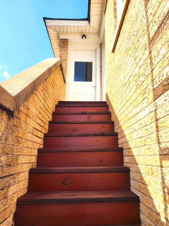 Building Photo - 1403 N Miller Blvd