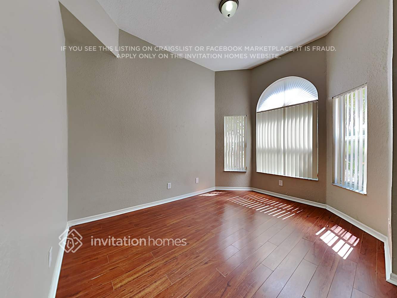 Building Photo - 5842 NW 119th Dr