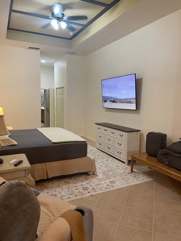 Building Photo - 9180 Lake Avon Dr