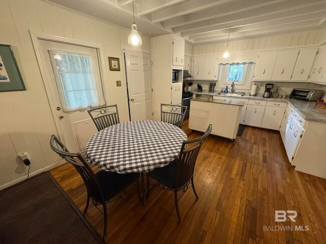 Building Photo - 19156 Heard Rd