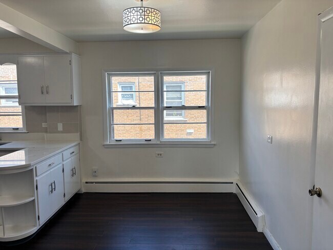 Building Photo - 7074 W Diversey Ave