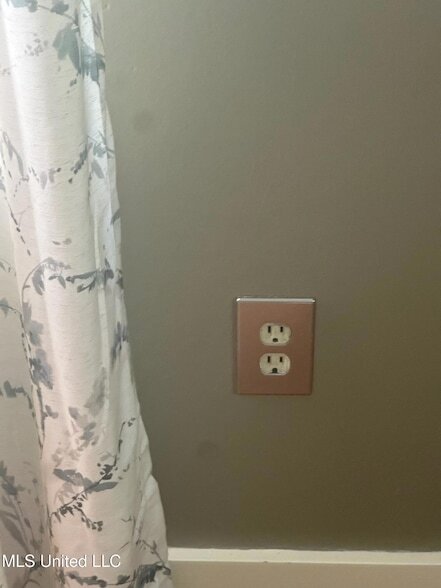 Building Photo - 3564 Cowan Pl