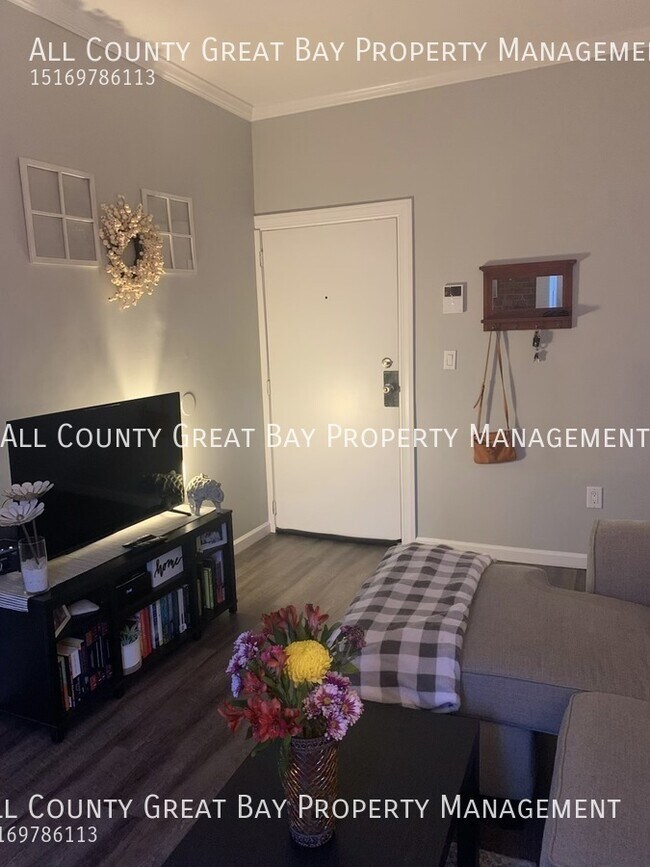 Building Photo - 8 Railroad Ave