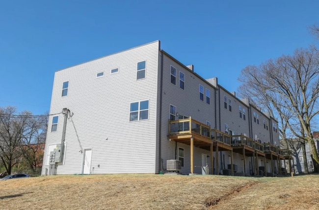 Building Photo - 524 Hale Ave
