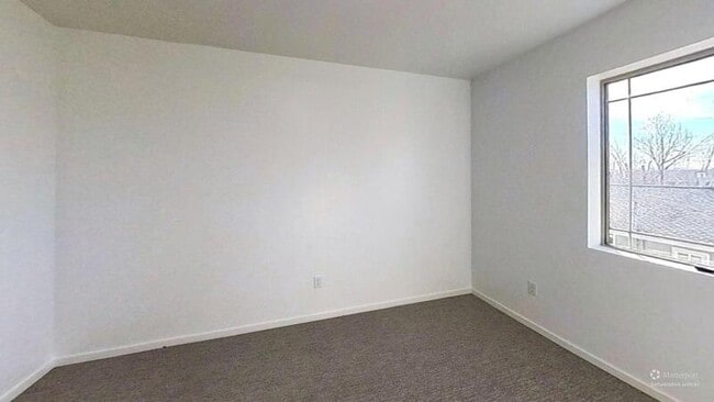 Building Photo - 361 W 400 S