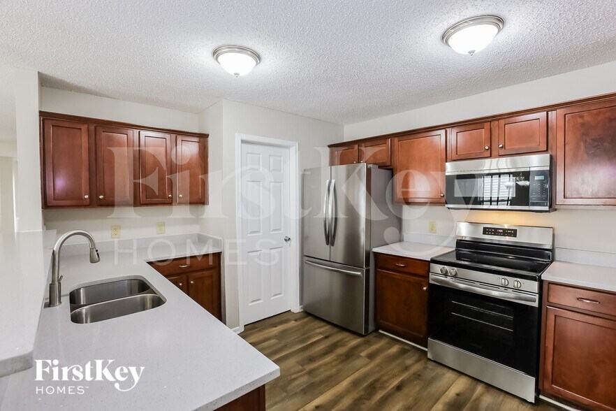 Building Photo - 12851 Old Glory Dr