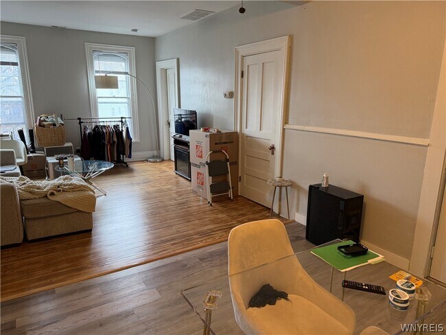 Building Photo - 370 Virginia St