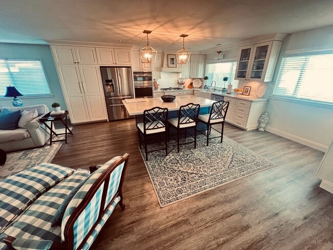 Building Photo - Renovated Rancho Bernardo 55+ Community 2 Bedroom 2 Bathroom Home