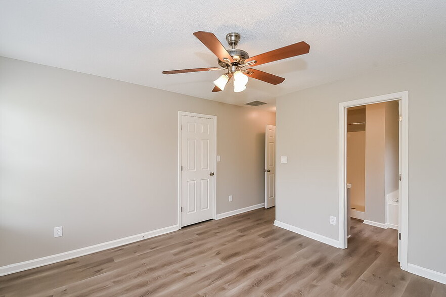 Building Photo - 1376 Camrose Ct