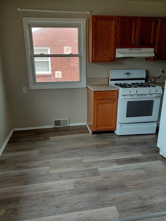 Building Photo - 2505 Stieber Ave