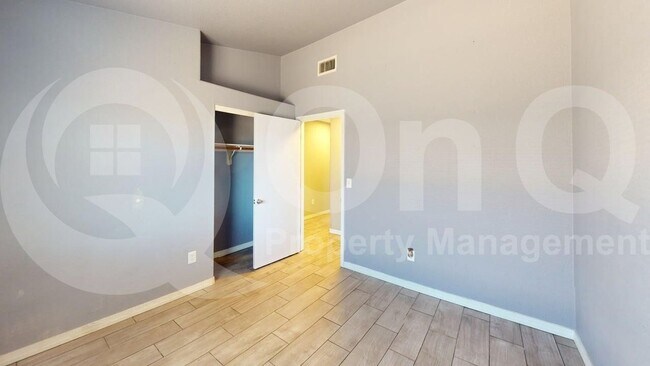 Building Photo - 9462 N Scarlet Tanager Ln