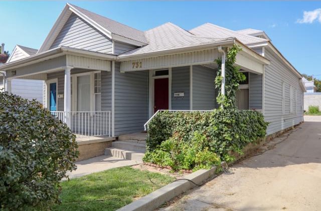 Building Photo - 731 E Linden Ave