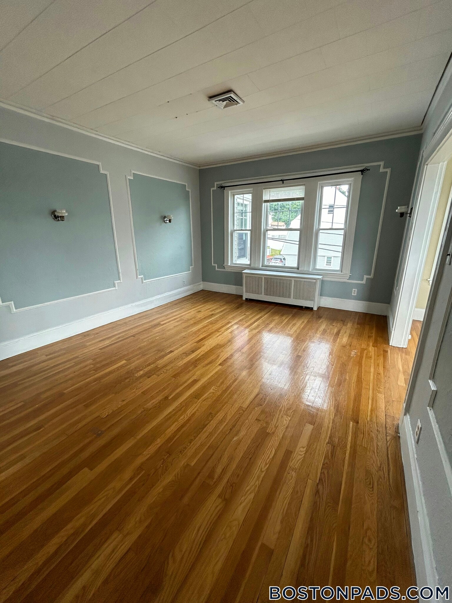 Building Photo - 30 Lawrence St