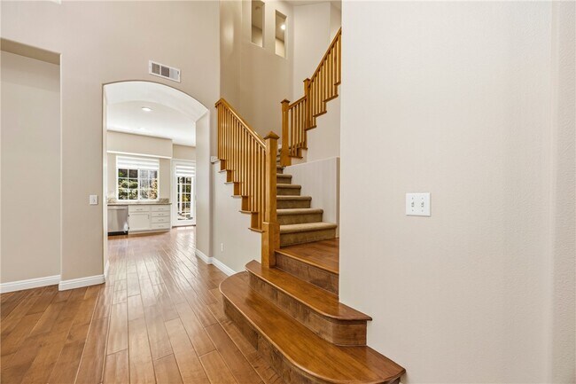 Building Photo - 56 Turnbury Ln