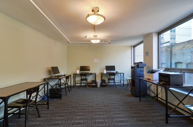 Building Photo - 440 N Wabash Ave