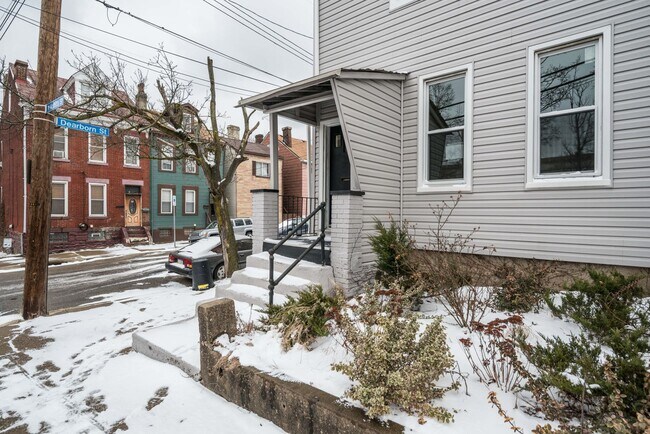 Building Photo - 120 North Mathilda Street