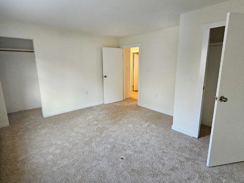Building Photo - 40 Grondin Dr
