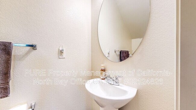 Building Photo - 2024 Northfield Dr