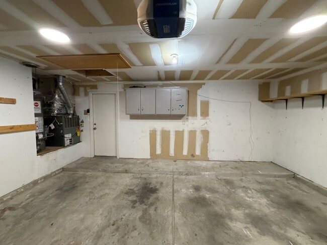 Building Photo - 3 Bedroom Single Story Home Available Near Unser Blvd NW & Irving Blvd NW