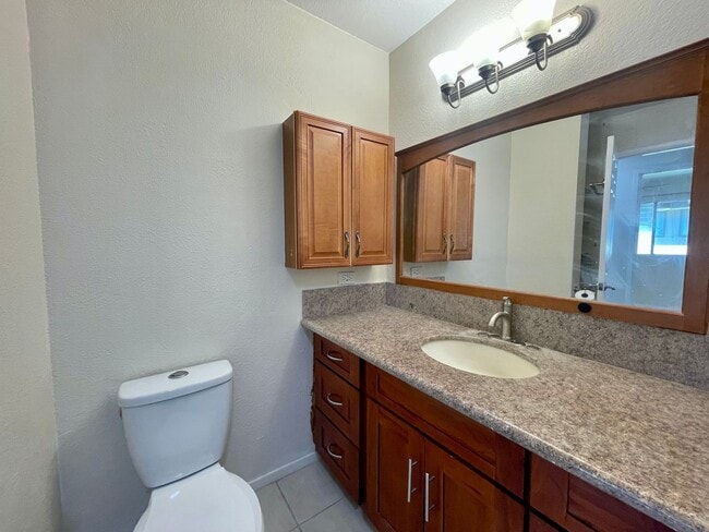 Building Photo - For Rent – 2 Bedroom, 1 Bath Home in Waipahu