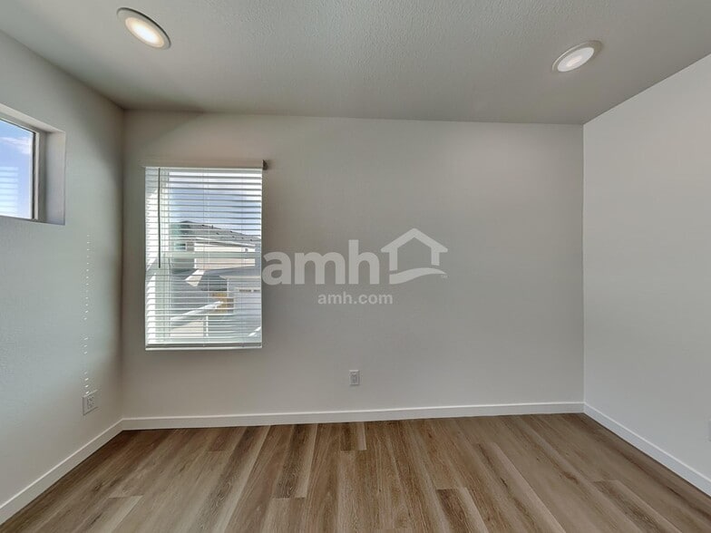 Building Photo - 23642 E 3rd Pl