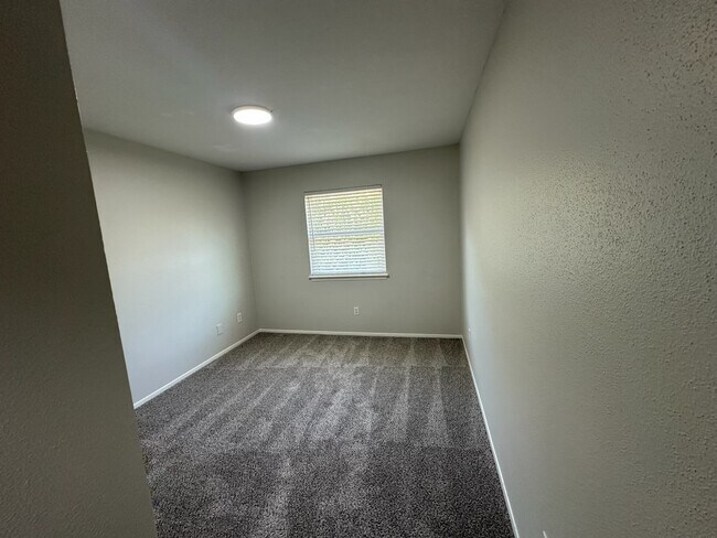 Building Photo - 9202 Campbell Rd