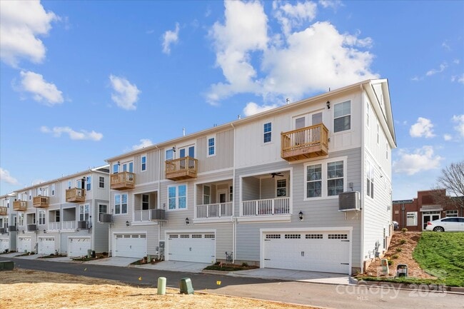 Building Photo - 628 Amalfi Dr