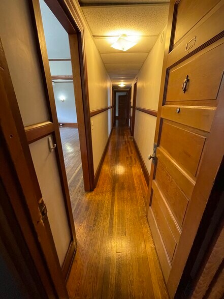Building Photo - 3 E Chestnut St