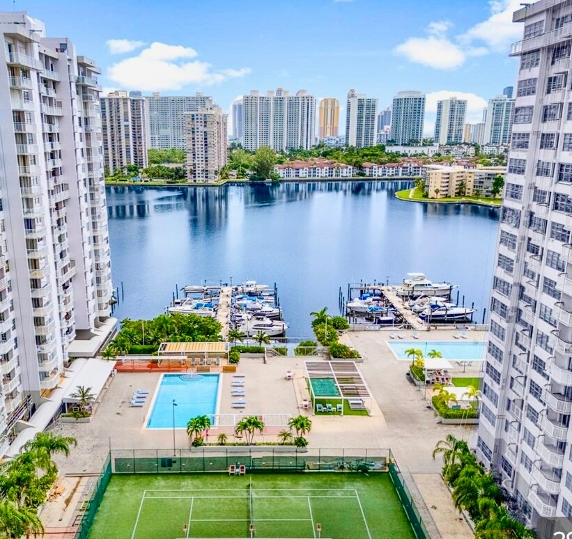 Building Photo - 18041 Biscayne Blvd