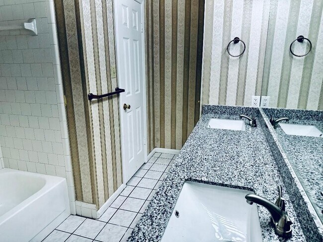 Building Photo - 12726 Stillington Dr