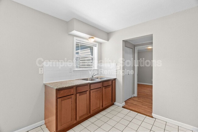 Building Photo - 1144 Northdale Ave