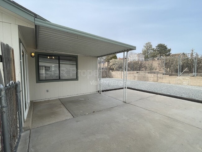 Building Photo - 4733 Platinum Dr NE