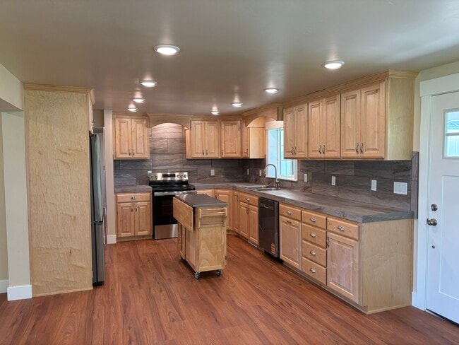 Building Photo - 5265 S 4300 W